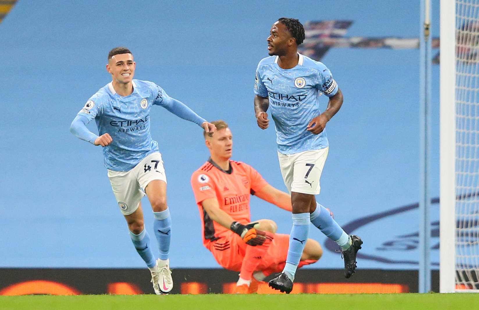 更揭示了籃 更揭示了籃